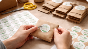 シール加工作業